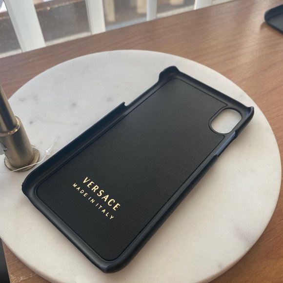 New 100% Authentic VERSACE Phone Cases for iPhone X and iPhone XS - Picture 4 of 5